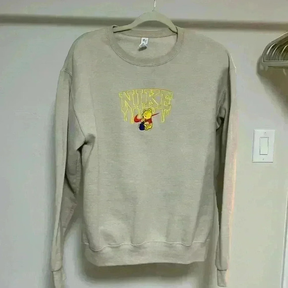 Whinnie the Pooh Sweater - Picture 1 of 2